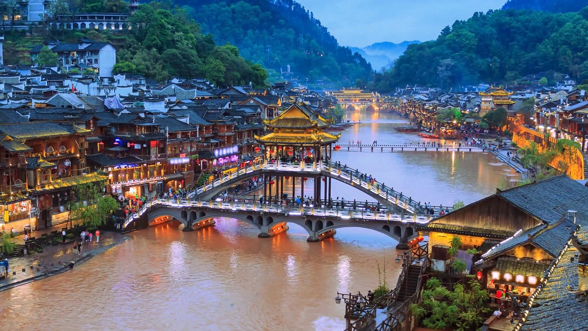 Tản bộ quanh phố cổ Ciqikou